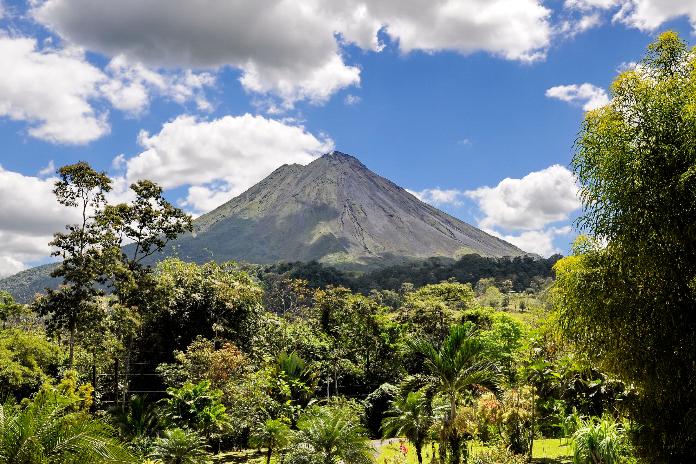 arenal volcano (3).webp